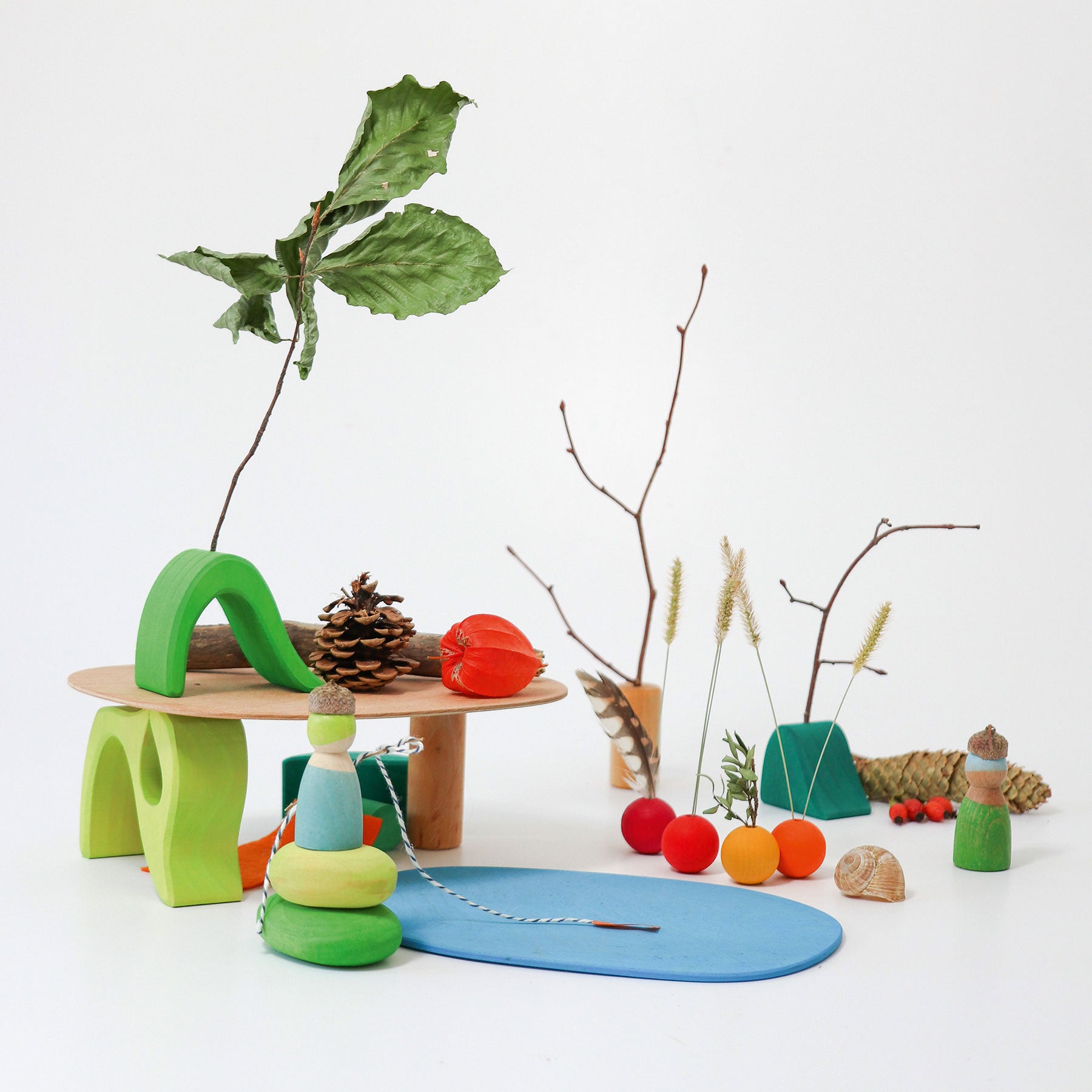 Set joc small world din lemn cu căsuță și accesorii, Small World Play in the Woods – Grimms