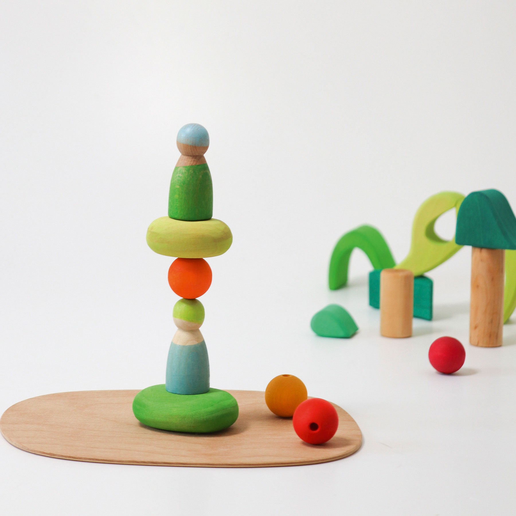 Set joc small world din lemn cu căsuță și accesorii, Small World Play in the Woods – Grimms