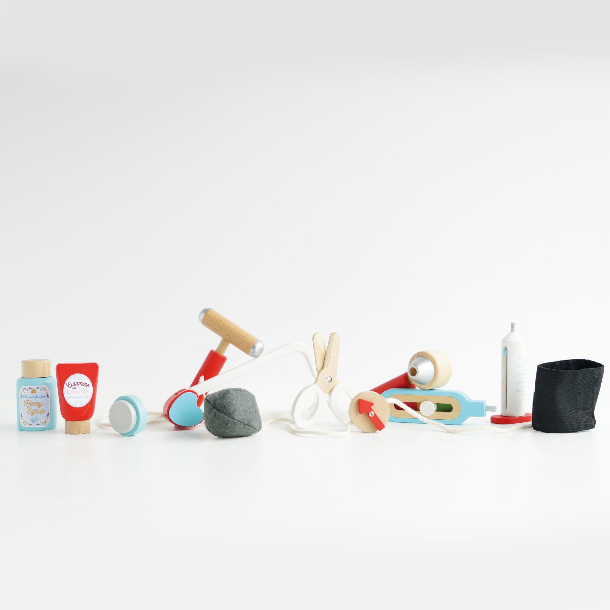 Trusă de doctor din lemn, set 10 piese cu geantă – Le Toy Van