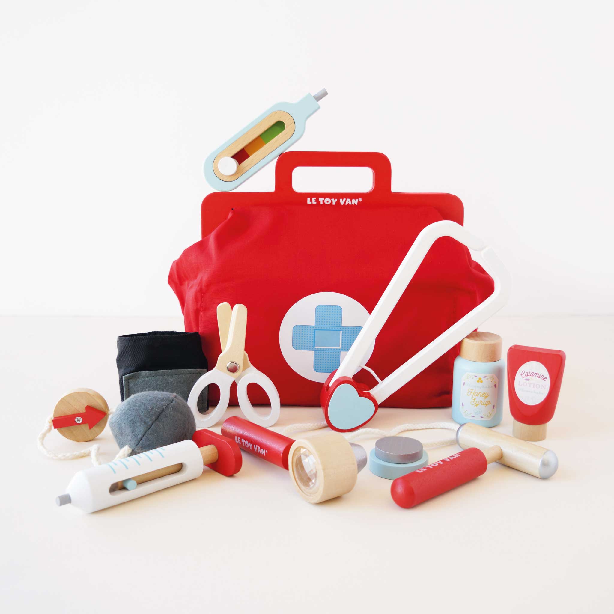 Trusă de doctor din lemn, set 10 piese cu geantă – Le Toy Van